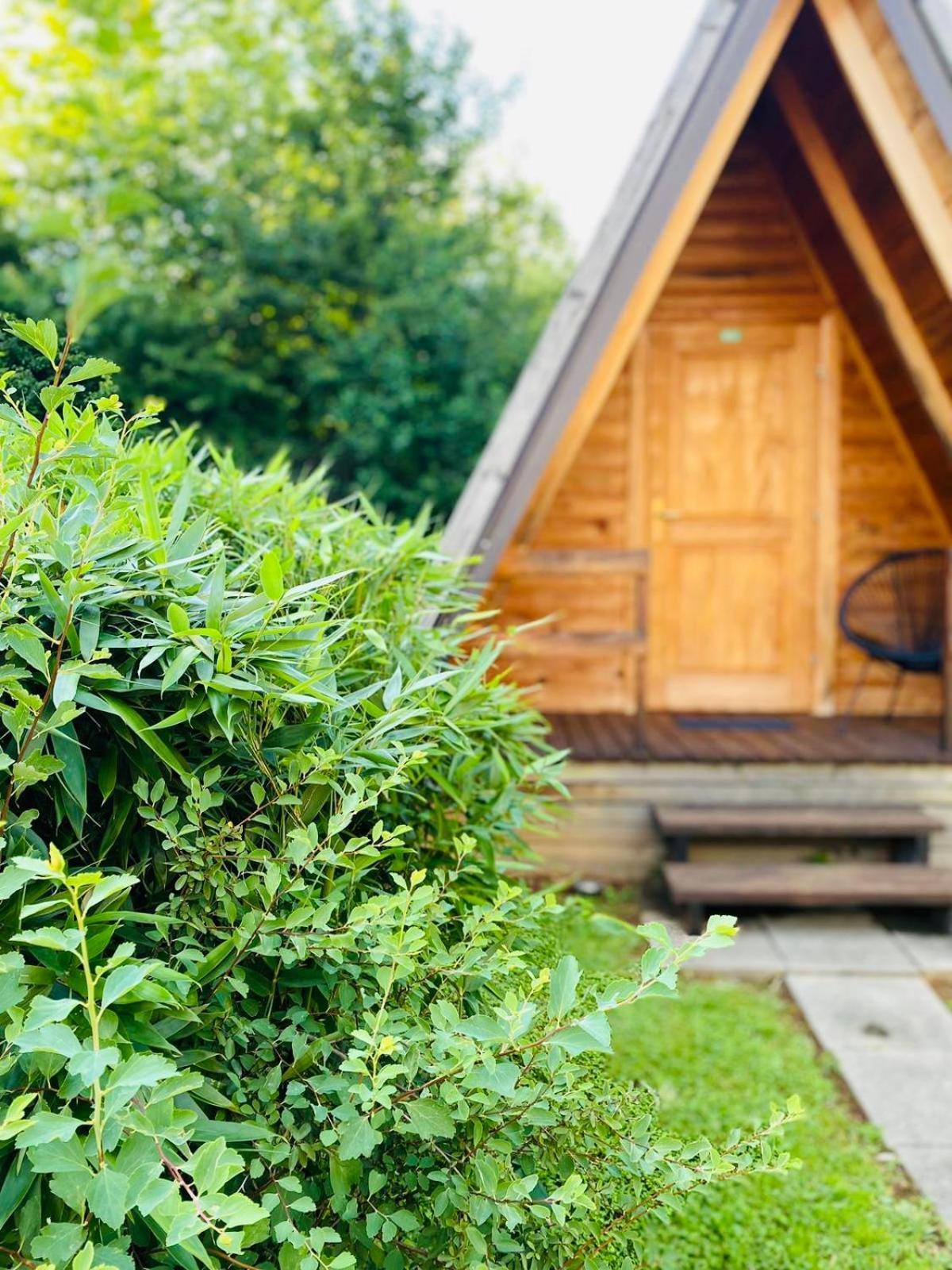 Hostel&Glamping Lana Haus Licko Petrovo Selo Exterior foto