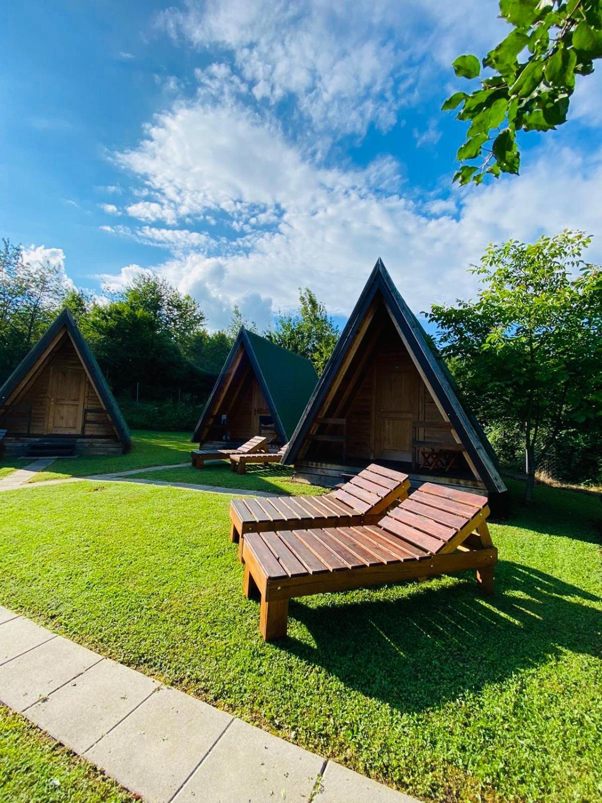 Hostel&Glamping Lana Haus Licko Petrovo Selo Exterior foto